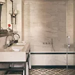 Rocco De La Hotel