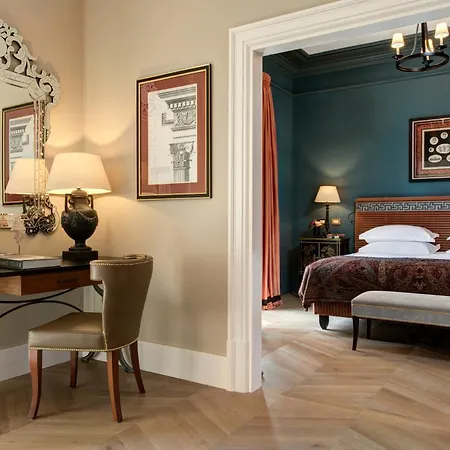 Rocco De La Hotel 5*