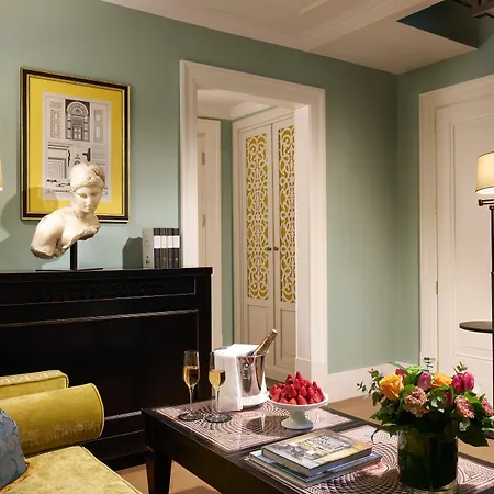 Rocco De La 5* ローマ