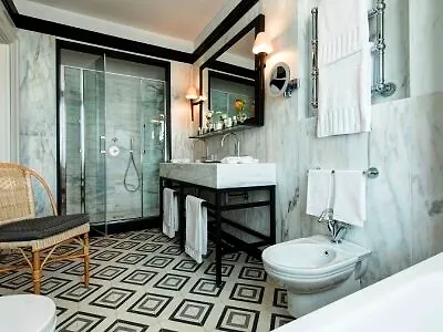 Rocco De La Hotel Roma